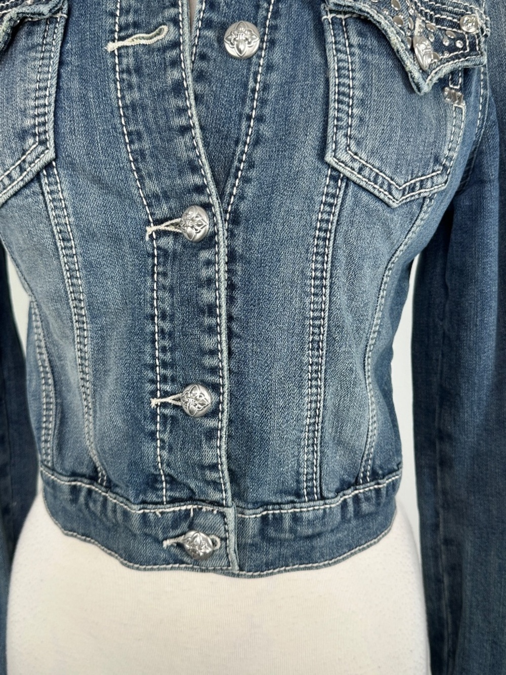 Miss Me Jacket Women's Sz M Blue Denim Embroidered Jean Cropped Coat - Picture 4 of 16